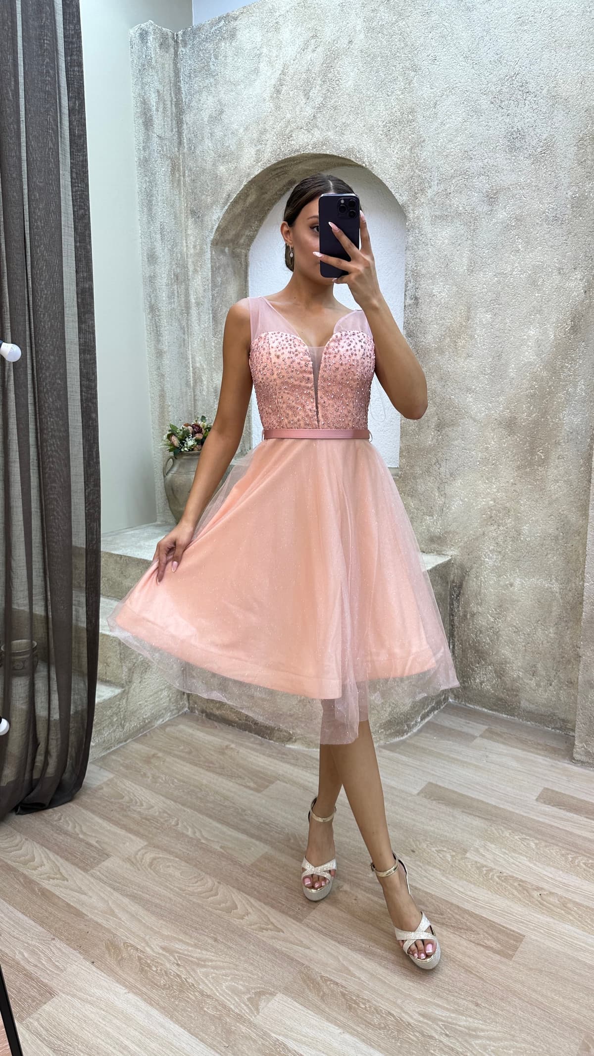 Pudra Göğsü İşlemeli Tül Mini Elbise